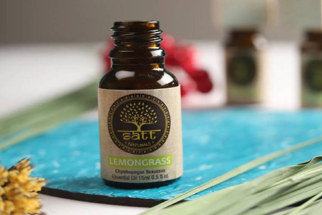 5 Fascinating Uses and Benefits of Lemongrass Essential Oil